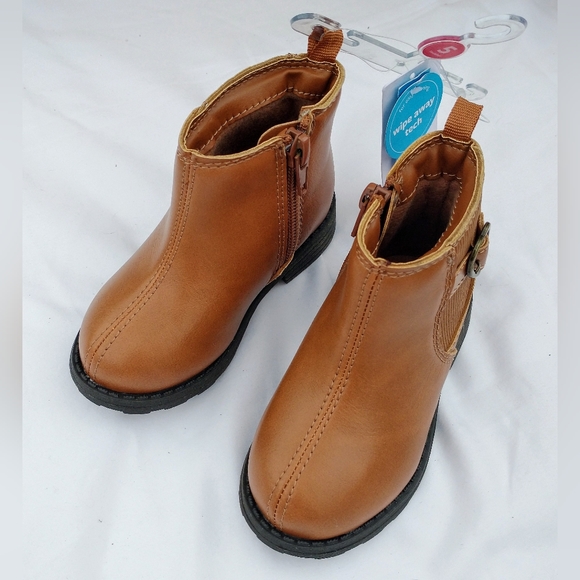 Carter's Lena Heart Buckle Boots, Tan, Girls, size 5 - Picture 2 of 5